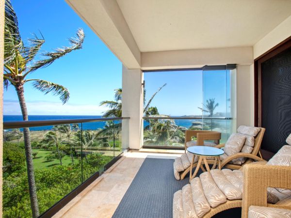 Luxury Oceanfront 3-Bedroom Condo in Kapalua Bay, Maui