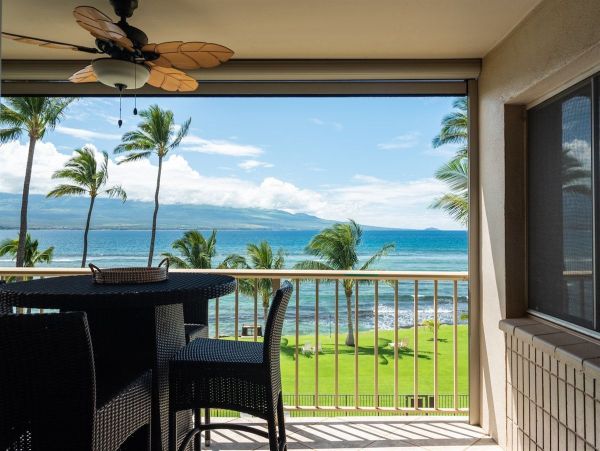 Oceanfront Maui Condo - Stunning Views & Modern Amenities