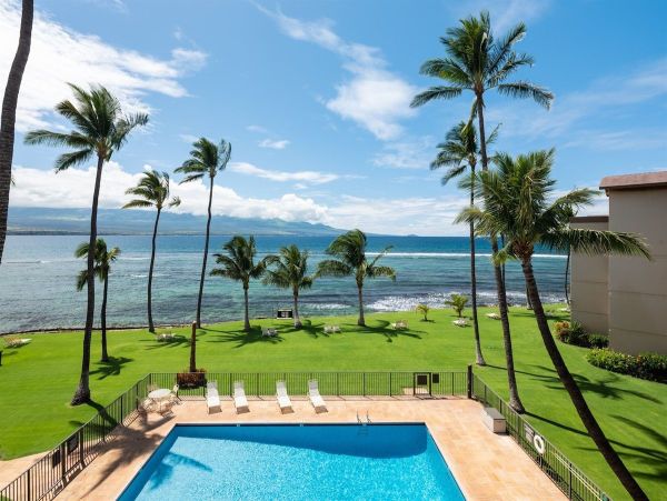 Oceanfront Maui Condo - Stunning Views & Modern Amenities