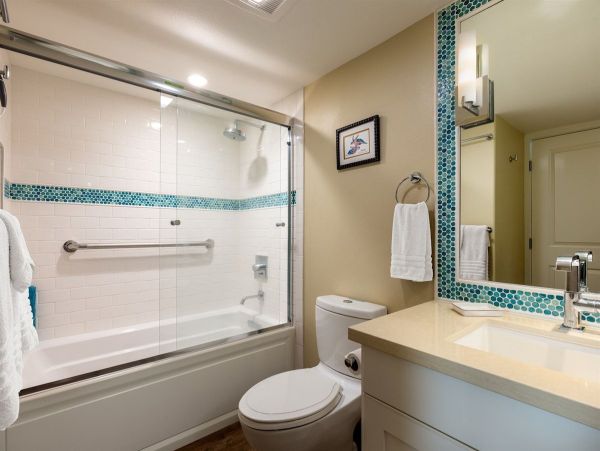 Oceanfront Maui Condo - Stunning Views & Modern Amenities