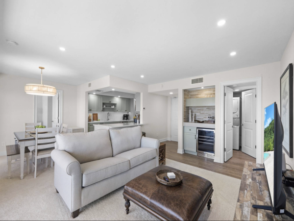 Stunning Waterfront Condo with Ocean Views in Marco Island