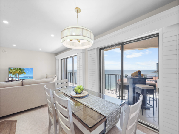 Stunning Waterfront Condo with Ocean Views in Marco Island