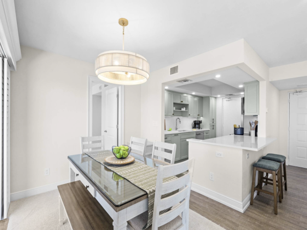 Stunning Waterfront Condo with Ocean Views in Marco Island
