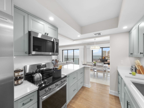 Stunning Waterfront Condo with Ocean Views in Marco Island