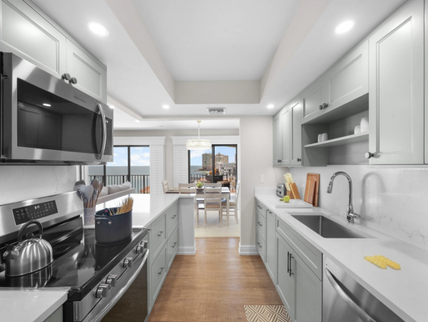 Stunning Waterfront Condo with Ocean Views in Marco Island