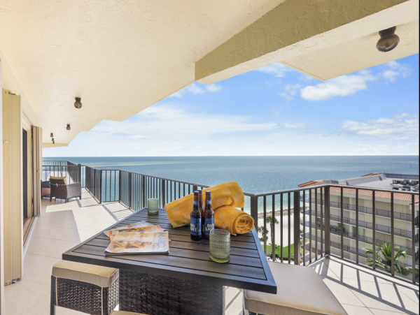 Stunning Waterfront Condo with Ocean Views in Marco Island