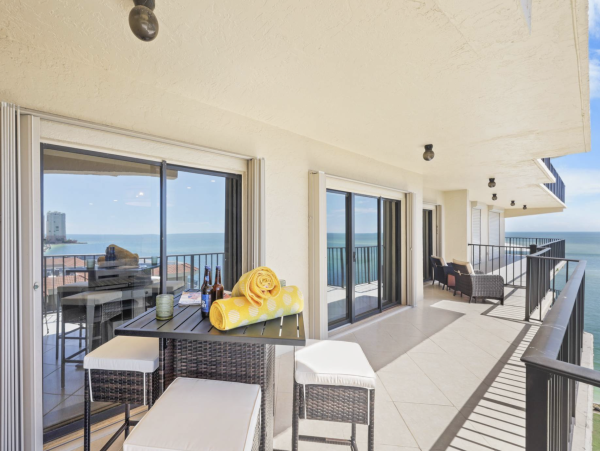 Stunning Waterfront Condo with Ocean Views in Marco Island
