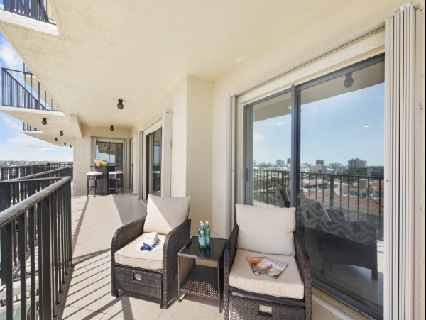 Stunning Waterfront Condo with Ocean Views in Marco Island