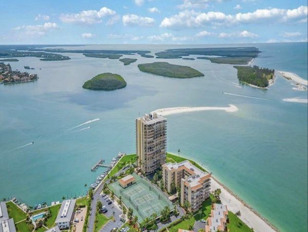 Stunning Waterfront Condo with Ocean Views in Marco Island