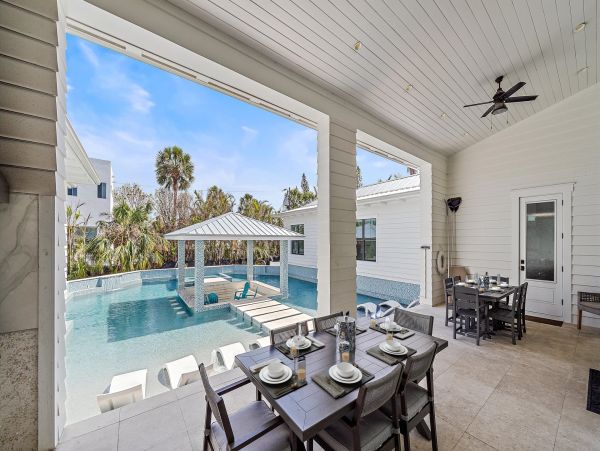 Lido Key luxury Vacation Rental 8 Bedrooms - Pure Magic