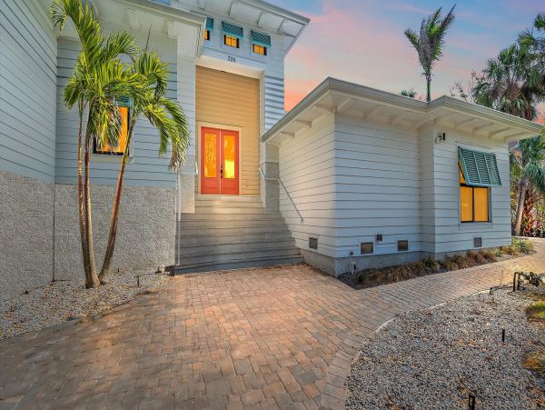 Lido Key luxury Vacation Rental 8 Bedrooms - Pure Magic