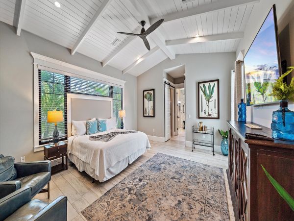 Lido Key luxury Vacation Rental 8 Bedrooms - Pure Magic