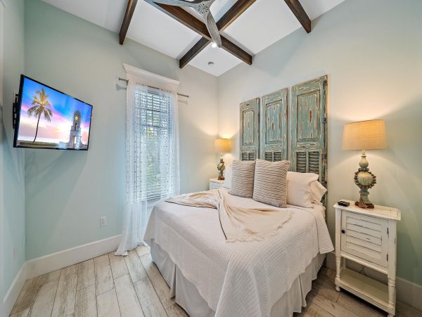 Lido Key luxury Vacation Rental 8 Bedrooms - Pure Magic