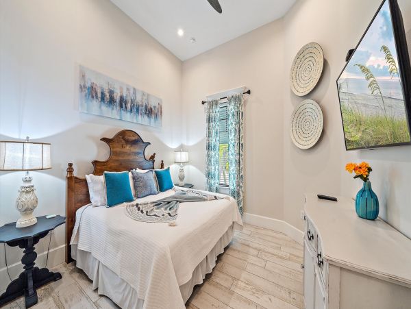 Lido Key luxury Vacation Rental 8 Bedrooms - Pure Magic