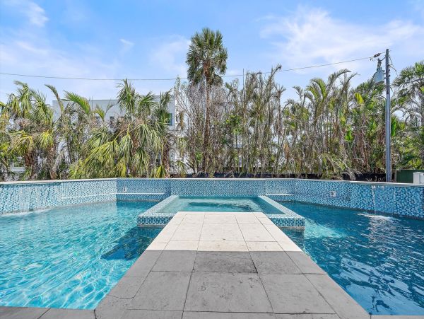 Lido Key luxury Vacation Rental 8 Bedrooms - Pure Magic