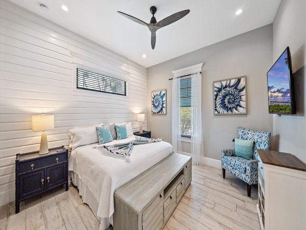 Lido Key luxury Vacation Rental 8 Bedrooms - Pure Magic