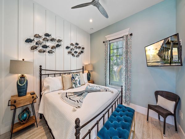 Lido Key luxury Vacation Rental 8 Bedrooms - Pure Magic