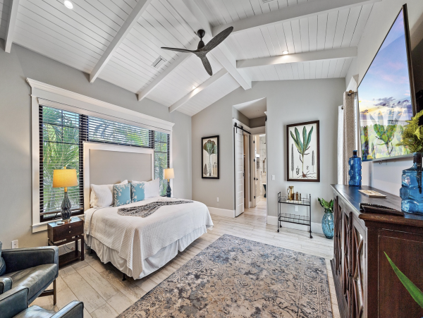 Lido Key luxury Vacation Rental 8 Bedrooms - Pure Magic