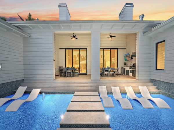 Lido Key luxury Vacation Rental 8 Bedrooms - Pure Magic