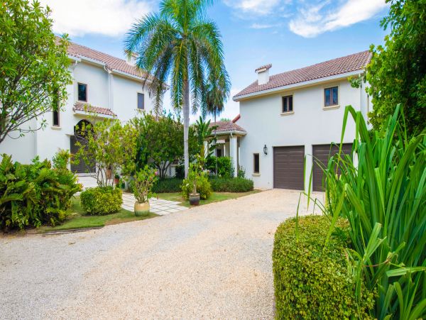 Luxury Villa Vacation Rental in West Bay, Grand Cayman