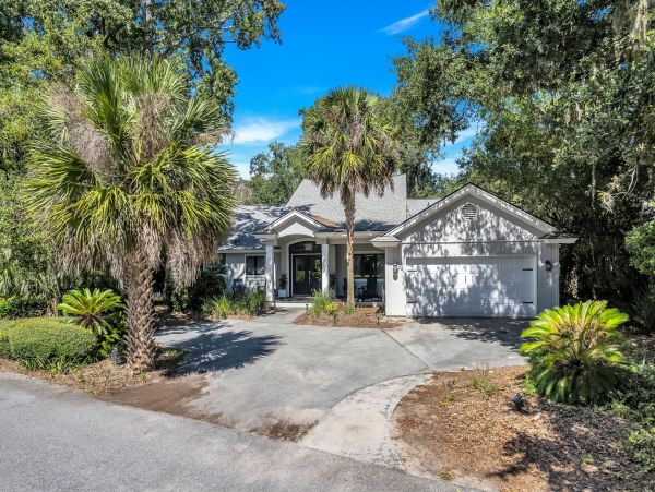 Luxurious Retreat in Hilton Head with Private Pool & Spa