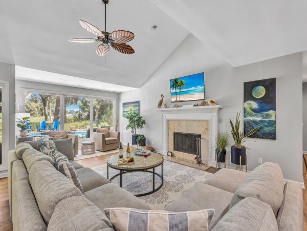 Luxurious Retreat in Hilton Head with Private Pool & Spa