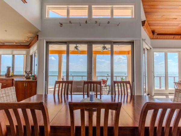 Luxury Beachfront Getaway on Pine Island Sound