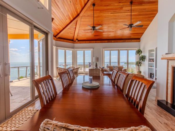 Luxury Beachfront Getaway on Pine Island Sound