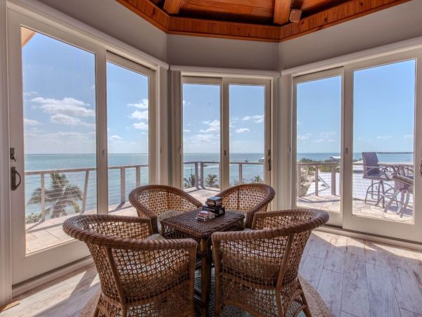 Luxury Beachfront Getaway on Pine Island Sound