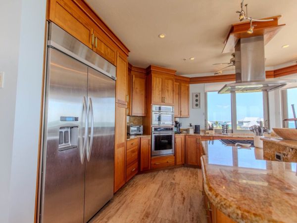 Luxury Beachfront Getaway on Pine Island Sound