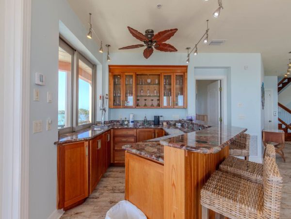 Luxury Beachfront Getaway on Pine Island Sound