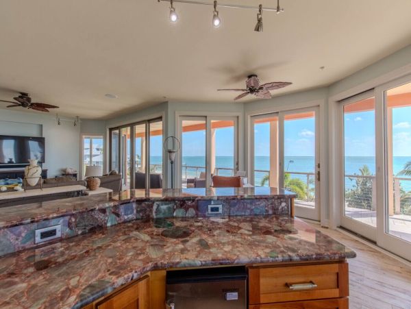 Luxury Beachfront Getaway on Pine Island Sound