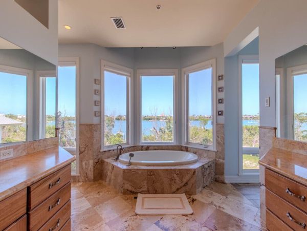Luxury Beachfront Getaway on Pine Island Sound