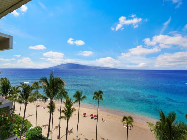 Luxurious Oceanfront Condo in Kaanapali - Two-Bedroom Retreat