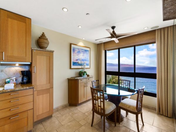 Luxurious Oceanfront Condo in Kaanapali - Two-Bedroom Retreat