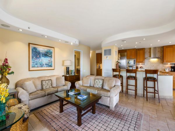 Luxurious Ocean View Condo in Kaanapali