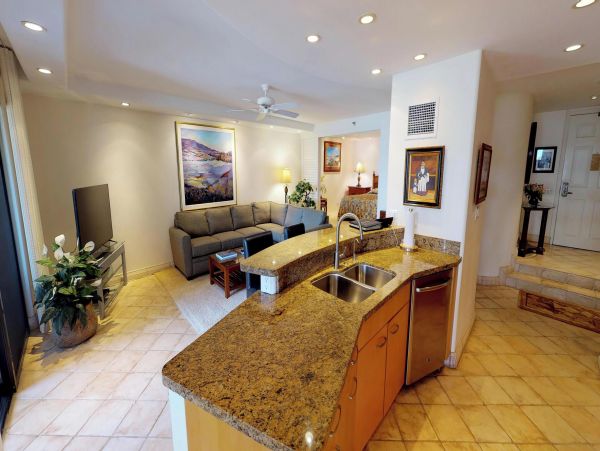 Luxurious Ocean View Condo in Kaanapali