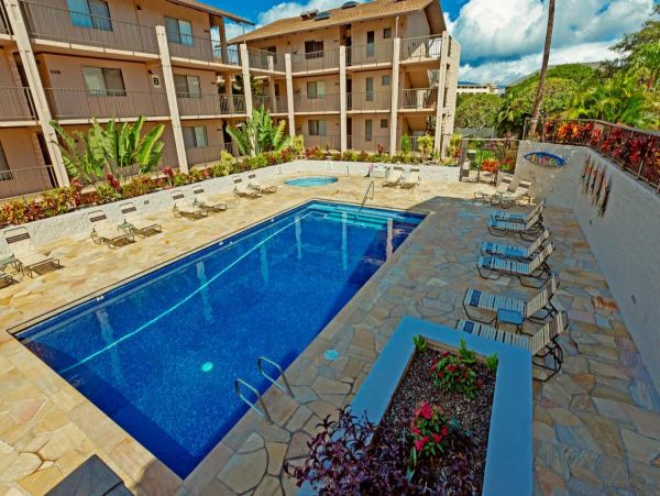 Discover Your Tropical Escape at this Oceanview Retreat