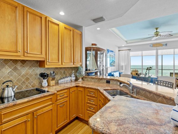Gulf-Front Luxury Condo in Anna Maria Island