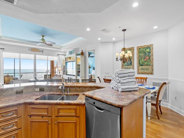 Gulf-Front Luxury Condo in Anna Maria Island