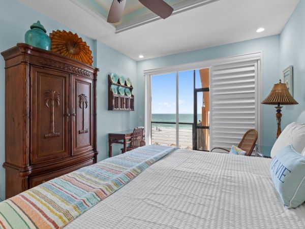 Gulf-Front Luxury Condo in Anna Maria Island