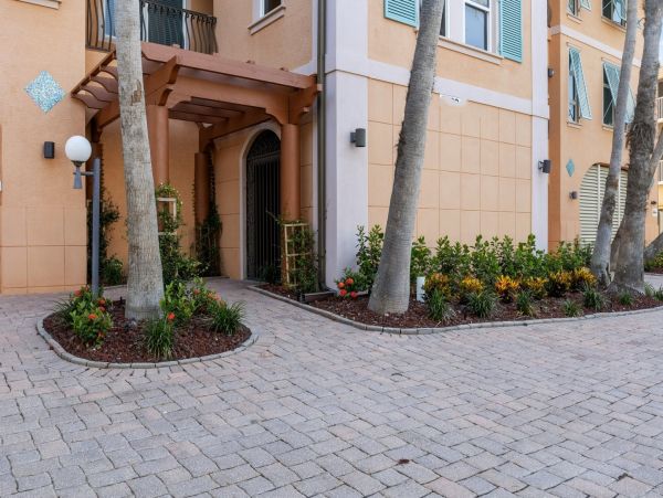 Gulf-Front Luxury Condo in Anna Maria Island
