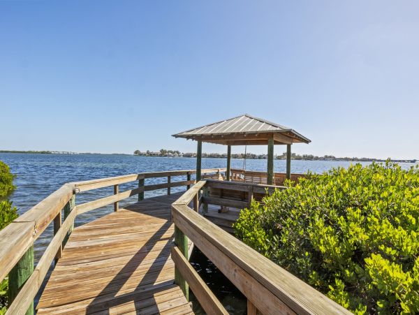 Gulf-Front Luxury Condo in Anna Maria Island