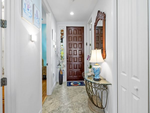 Gulf-Front Luxury Condo in Anna Maria Island