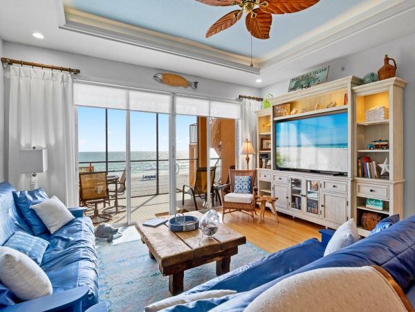 Gulf-Front Luxury Condo in Anna Maria Island