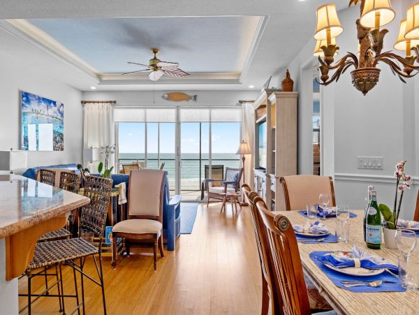 Gulf-Front Luxury Condo in Anna Maria Island