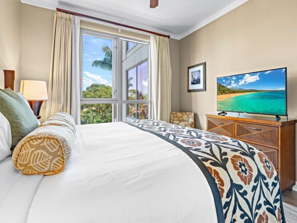 Luxurious 2BR/2BA Suite in West Maui - Stunning Mountain Views & Resort Amenities