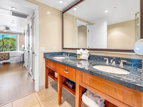 Luxurious 2BR/2BA Suite in West Maui - Stunning Mountain Views & Resort Amenities