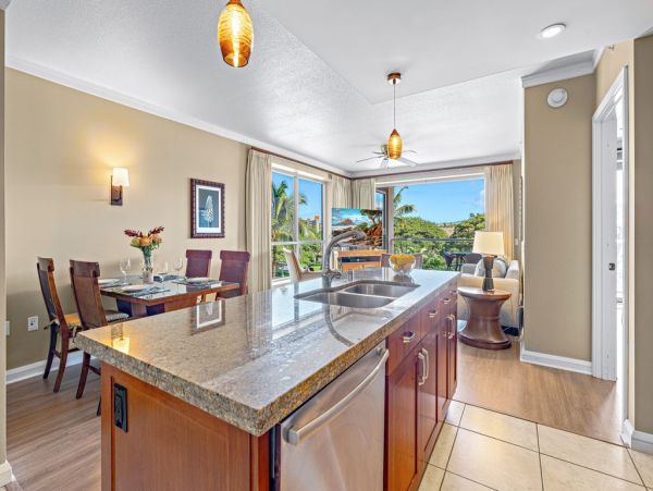 Luxurious 2BR/2BA Suite in West Maui - Stunning Mountain Views & Resort Amenities