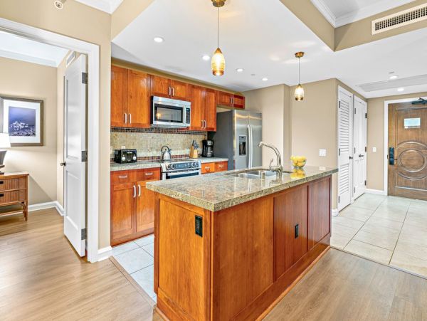 Luxurious 2BR/2BA Suite in West Maui - Stunning Mountain Views & Resort Amenities